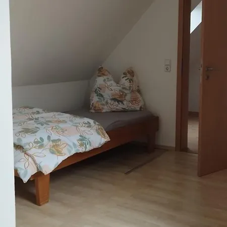 Ermstal Daire Metzingen (Tubingen)